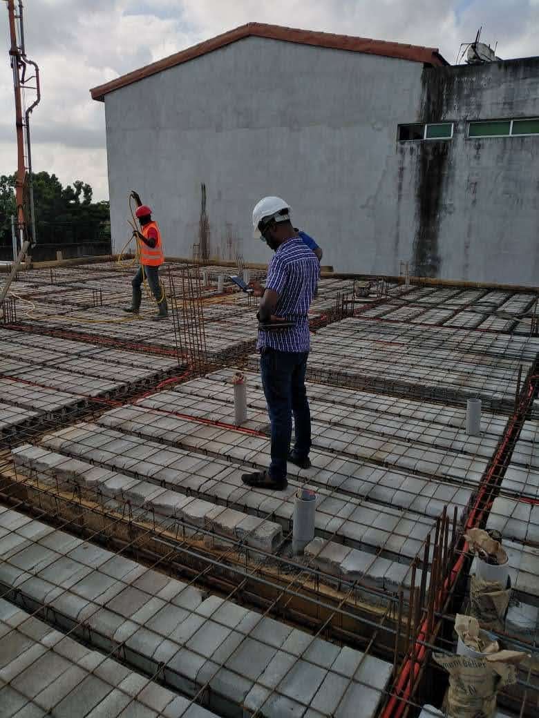 Structure de la villa duplex en construction à Akouedo