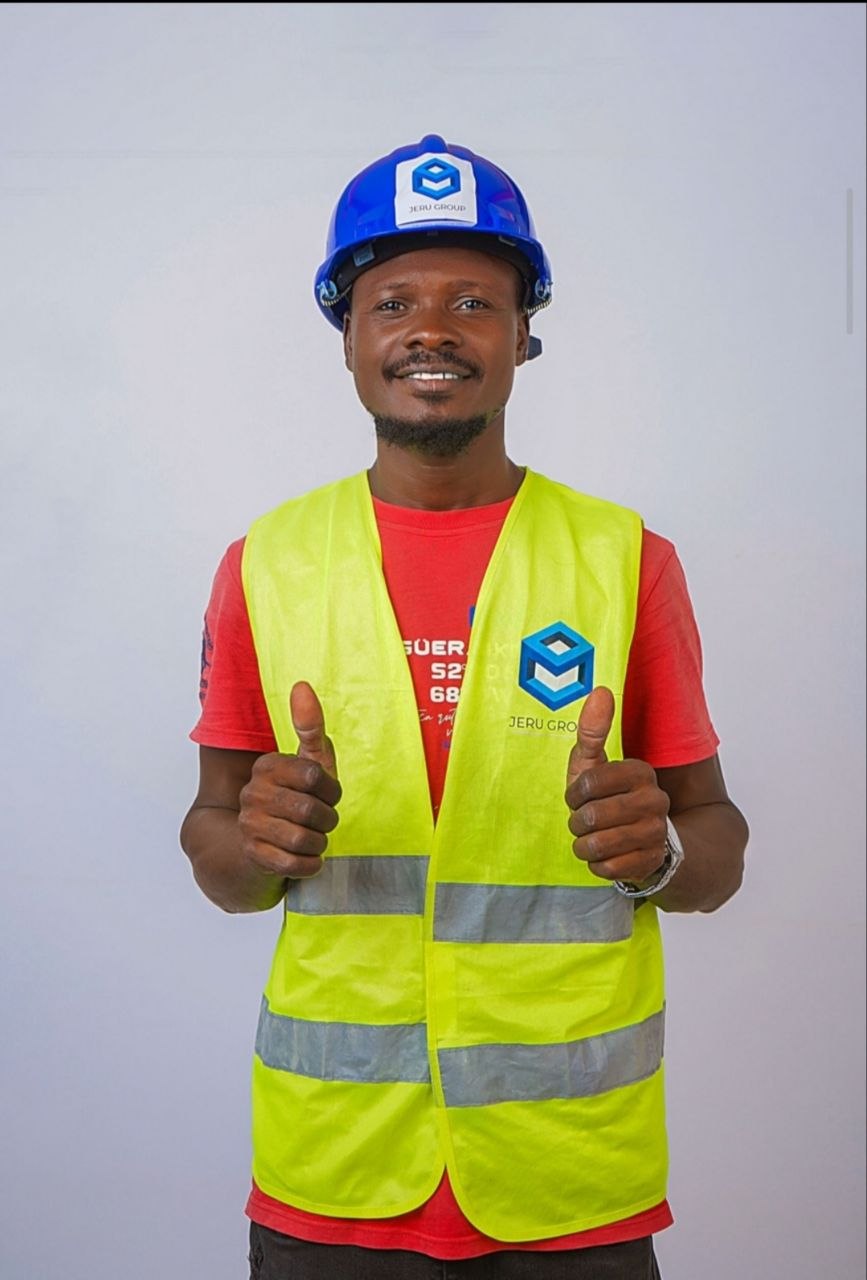 Membre d'équipe JERU en équipement chantier